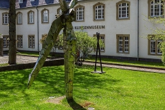 Skulptur am Klingenmuseum - Solingen